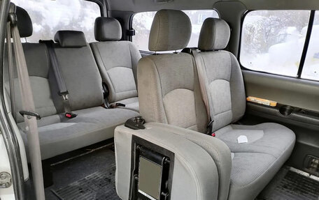 Hyundai H-1 II рестайлинг, 2005 год, 800 000 рублей, 6 фотография