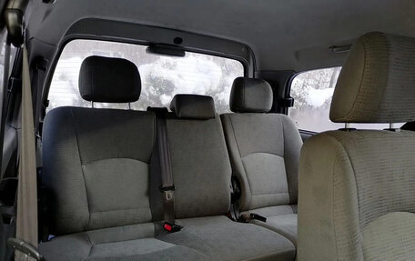 Hyundai H-1 II рестайлинг, 2005 год, 800 000 рублей, 7 фотография