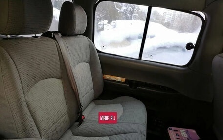 Hyundai H-1 II рестайлинг, 2005 год, 800 000 рублей, 10 фотография