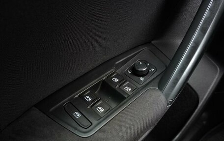 Volkswagen Tiguan II, 2019 год, 2 549 000 рублей, 13 фотография