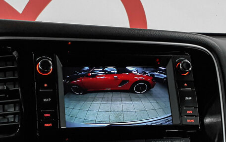 Mitsubishi Outlander III рестайлинг 3, 2016 год, 1 680 000 рублей, 15 фотография