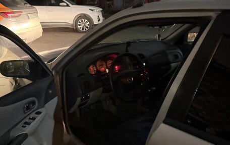 Mazda 323, 2002 год, 95 000 рублей, 7 фотография