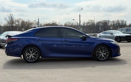 Toyota Camry, 2021 год, 2 990 000 рублей, 6 фотография