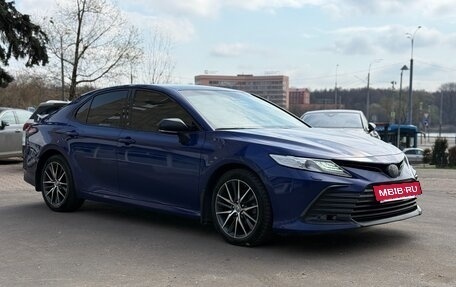 Toyota Camry, 2021 год, 2 990 000 рублей, 5 фотография