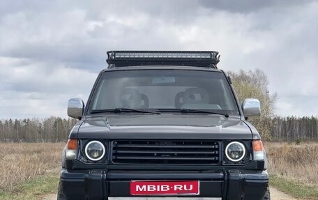 Mitsubishi Pajero III рестайлинг, 1992 год, 700 000 рублей, 1 фотография