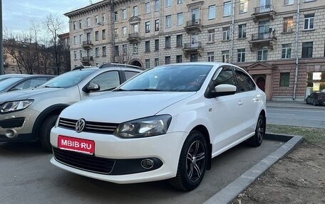 Volkswagen Polo VI (EU Market), 2013 год, 800 000 рублей, 1 фотография