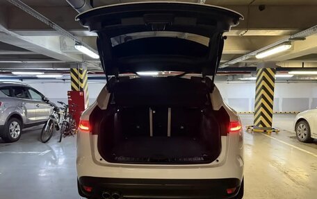 Jaguar F-Pace, 2018 год, 2 340 000 рублей, 7 фотография