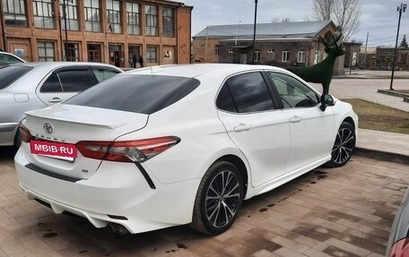 Toyota Camry, 2019 год, 1 999 000 рублей, 3 фотография