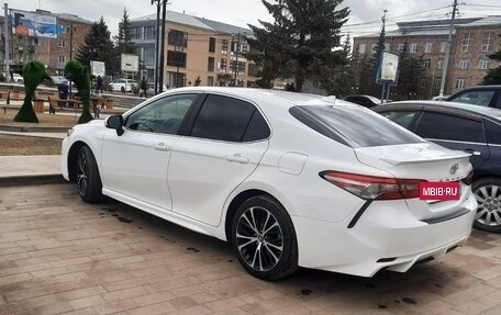 Toyota Camry, 2019 год, 1 999 000 рублей, 2 фотография