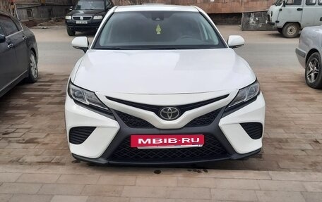 Toyota Camry, 2019 год, 1 999 000 рублей, 4 фотография