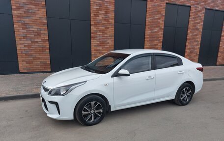 KIA Rio IV, 2019 год, 1 350 000 рублей, 2 фотография