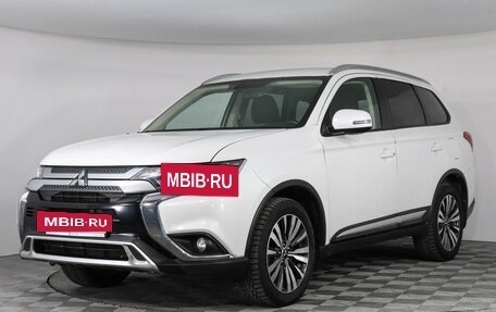 Mitsubishi Outlander III рестайлинг 3, 2019 год, 2 397 000 рублей, 2 фотография