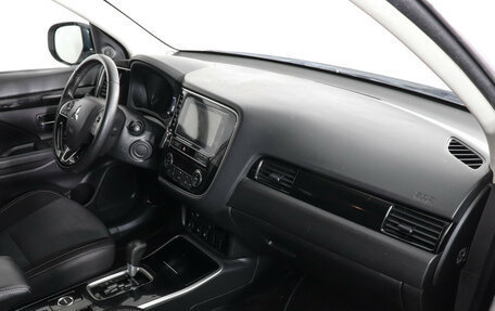 Mitsubishi Outlander III рестайлинг 3, 2019 год, 2 397 000 рублей, 11 фотография