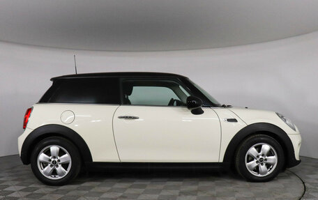 MINI Hatch, 2017 год, 1 947 000 рублей, 4 фотография