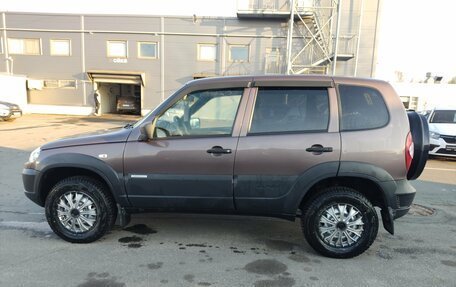 Chevrolet Niva I рестайлинг, 2017 год, 739 000 рублей, 8 фотография