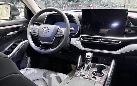 Toyota Highlander, 2025 год, 5 600 000 рублей, 9 фотография