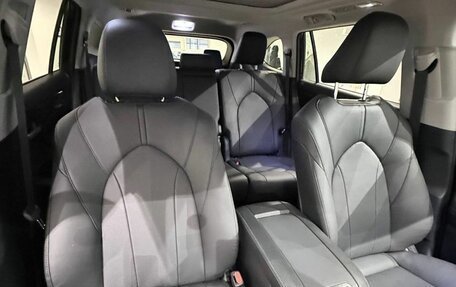 Toyota Highlander, 2025 год, 5 600 000 рублей, 14 фотография