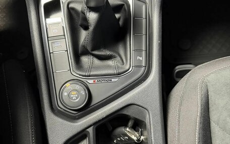 Volkswagen Tiguan II, 2021 год, 3 250 000 рублей, 20 фотография