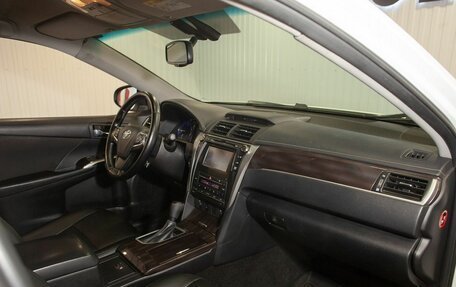 Toyota Camry, 2016 год, 1 820 000 рублей, 19 фотография