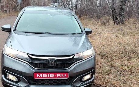 Honda Fit III, 2018 год, 1 150 000 рублей, 1 фотография