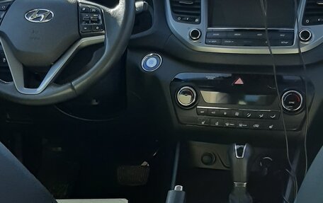Hyundai Tucson III, 2018 год, 2 090 000 рублей, 8 фотография
