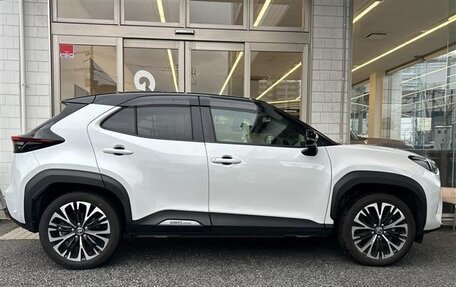 Toyota Yaris Cross, 2022 год, 1 473 000 рублей, 7 фотография