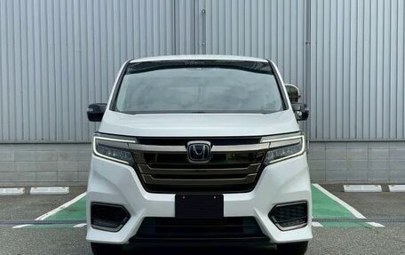 Honda Stepwgn IV, 2020 год, 1 820 000 рублей, 2 фотография