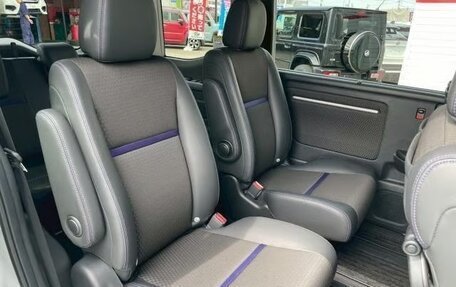 Honda Stepwgn IV, 2020 год, 1 820 000 рублей, 14 фотография