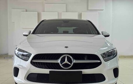 Mercedes-Benz A-Класс, 2021 год, 1 965 000 рублей, 3 фотография