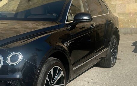 Bentley Bentayga I, 2016 год, 10 000 000 рублей, 4 фотография