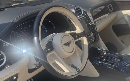 Bentley Bentayga I, 2016 год, 10 000 000 рублей, 6 фотография