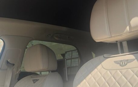 Bentley Bentayga I, 2016 год, 10 000 000 рублей, 13 фотография