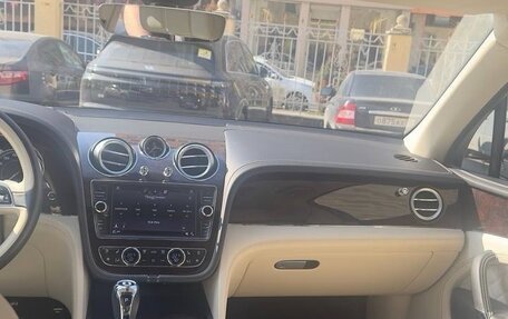 Bentley Bentayga I, 2016 год, 10 000 000 рублей, 10 фотография