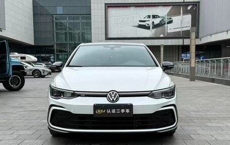 Volkswagen Golf VIII, 2023 год, 1 900 000 рублей, 2 фотография