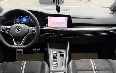 Volkswagen Golf VIII, 2023 год, 1 900 000 рублей, 4 фотография