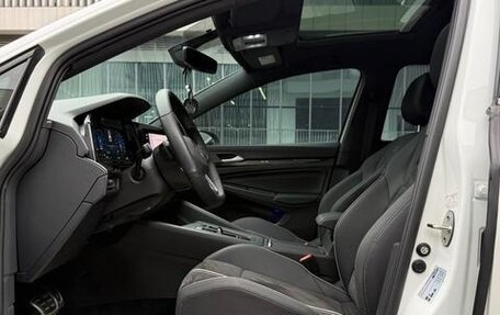 Volkswagen Golf VIII, 2023 год, 1 900 000 рублей, 7 фотография