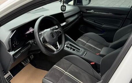 Volkswagen Golf VIII, 2023 год, 1 900 000 рублей, 5 фотография