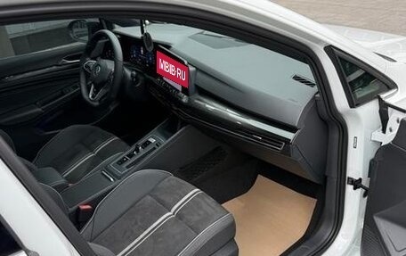 Volkswagen Golf VIII, 2023 год, 1 900 000 рублей, 6 фотография