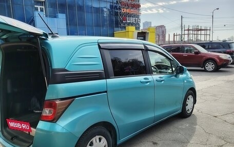 Honda Freed I, 2011 год, 890 000 рублей, 2 фотография