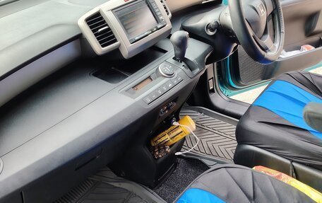 Honda Freed I, 2011 год, 890 000 рублей, 17 фотография