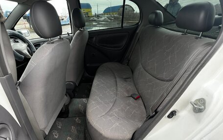 Toyota Platz, 2000 год, 325 000 рублей, 13 фотография