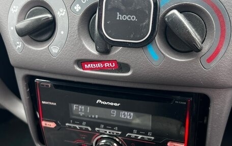 Toyota Platz, 2000 год, 325 000 рублей, 17 фотография