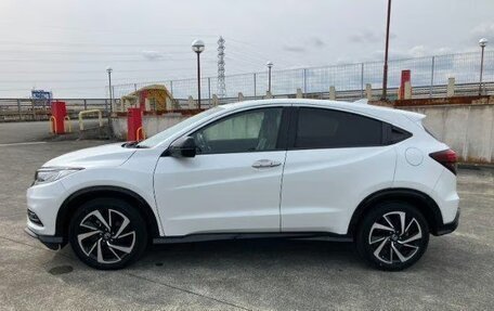 Honda Vezel, 2021 год, 1 530 000 рублей, 3 фотография