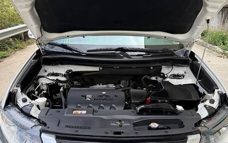 Mitsubishi Outlander III рестайлинг 3, 2022 год, 1 750 008 рублей, 7 фотография