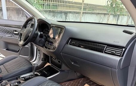 Mitsubishi Outlander III рестайлинг 3, 2022 год, 1 750 008 рублей, 11 фотография