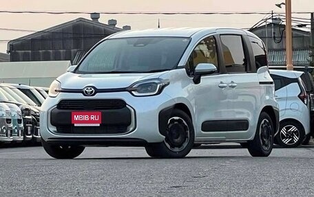 Toyota Sienta, 2025 год, 2 300 000 рублей, 1 фотография