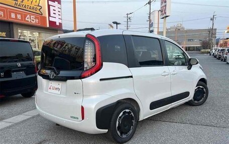 Toyota Sienta, 2025 год, 2 300 000 рублей, 5 фотография