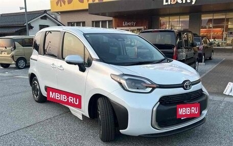 Toyota Sienta, 2025 год, 2 300 000 рублей, 3 фотография