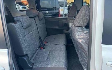 Toyota Sienta, 2025 год, 2 300 000 рублей, 17 фотография