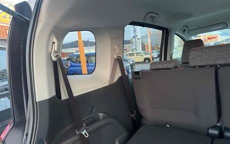 Toyota Sienta, 2025 год, 2 300 000 рублей, 16 фотография